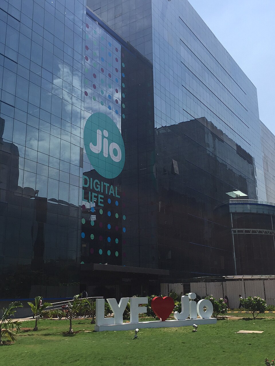 Edificio de Jio LYF en Navi Mumbai, India