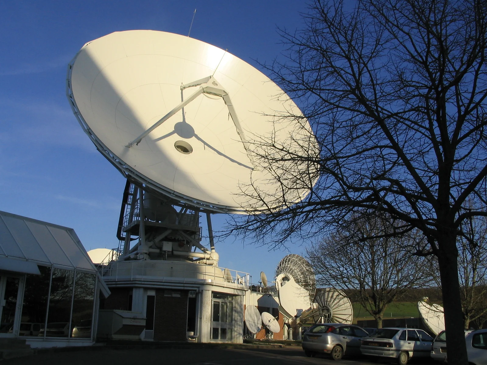 Antenas del centro de telecomunicaciones de Bercenay-en-Othe, Francia (19/12/2006)