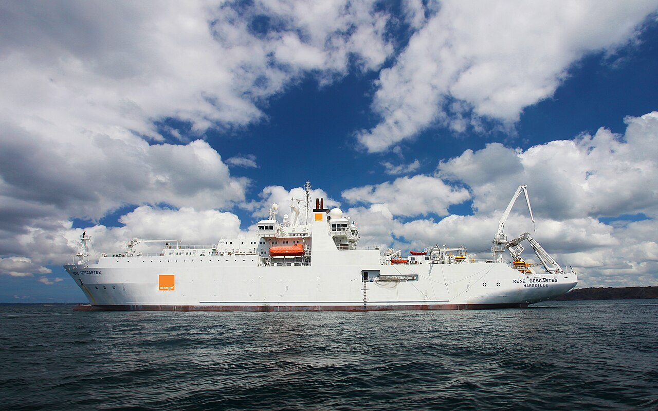 Buque cablero René Descartes de Orange Marine fotografiado en 2011